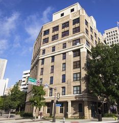 910 Houston Street 301, Fort Worth, TX 76102
