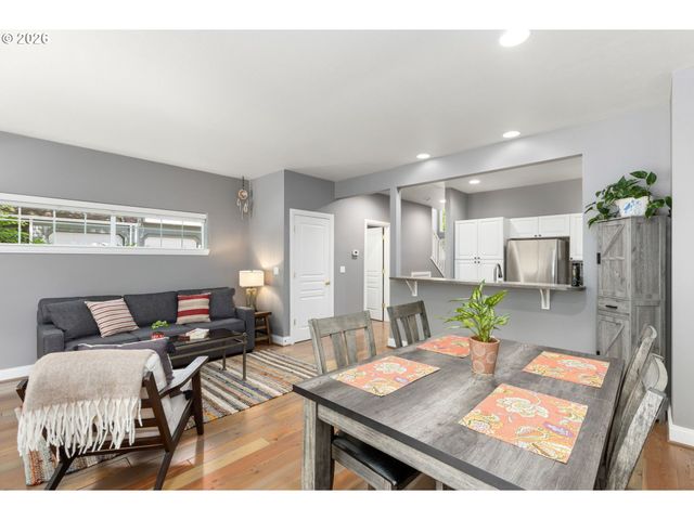 12398 Sw MEADER Way, Beaverton, OR 97008