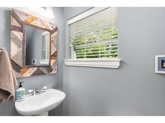 12398 Sw MEADER Way, Beaverton, OR 97008