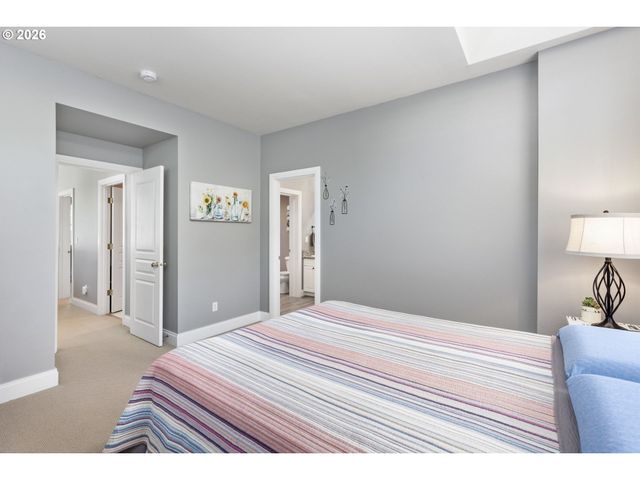 12398 Sw MEADER Way, Beaverton, OR 97008