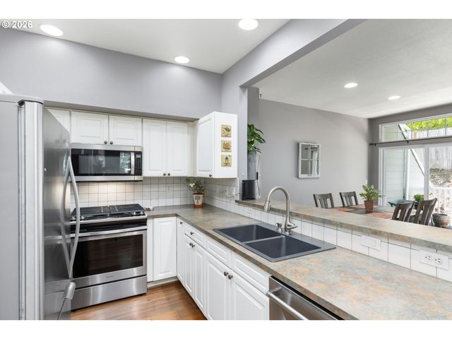 12398 Sw MEADER Way, Beaverton, OR 97008
