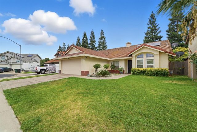 1577 Anconia St, Oakdale, CA 95361