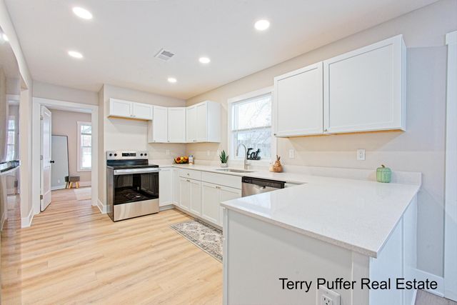 1221 Sanford Street, Muskegon City, MI 49441