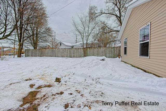 1221 Sanford Street, Muskegon City, MI 49441