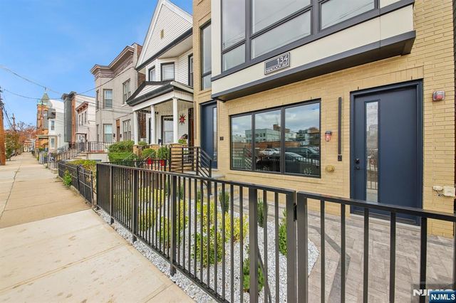 134 Hancock 3, Jersey City, NJ 07307
