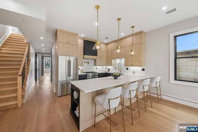 134 Hancock 3, Jersey City, NJ 07307