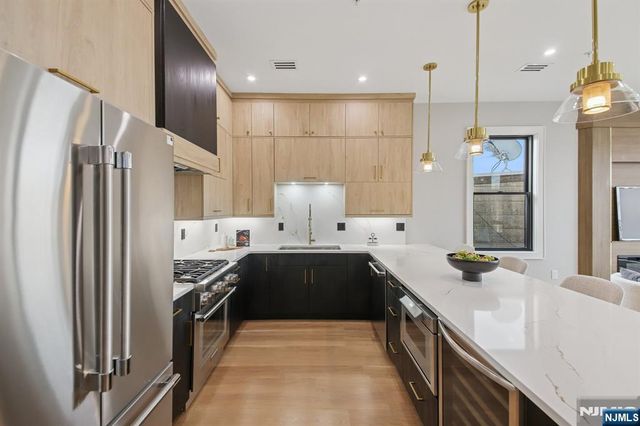 134 Hancock 3, Jersey City, NJ 07307