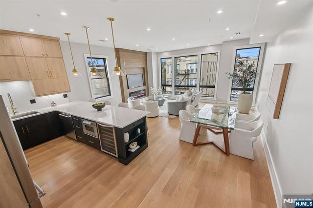 134 Hancock 3, Jersey City, NJ 07307