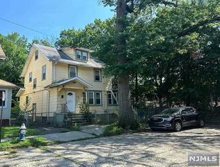 25 Denman Place, Irvington, NJ 07111