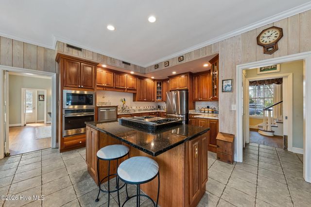 667 Yadkin Road, Southern Pines, NC 28387