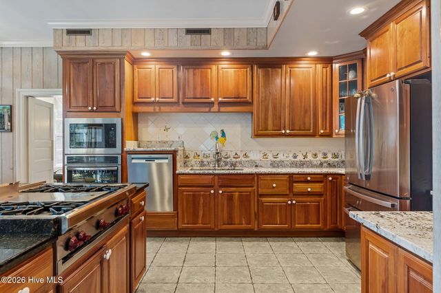 667 Yadkin Road, Southern Pines, NC 28387