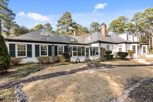 667 Yadkin Road, Southern Pines, NC 28387