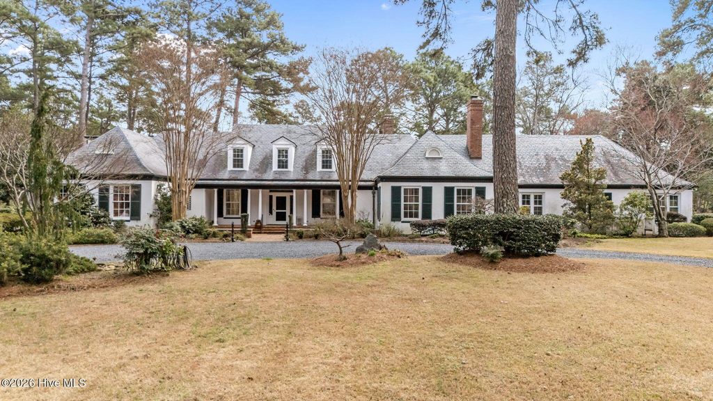 667 Yadkin Road, Southern Pines, NC 28387