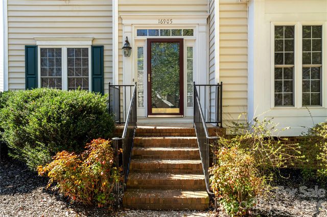 16905 Laureate Road 16, Huntersville, NC 28078