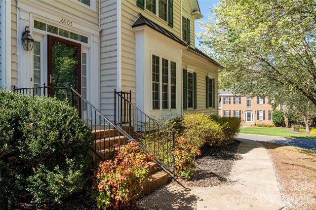 16905 Laureate Road 16, Huntersville, NC 28078