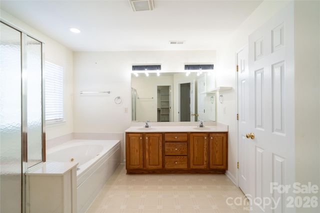 16905 Laureate Road 16, Huntersville, NC 28078