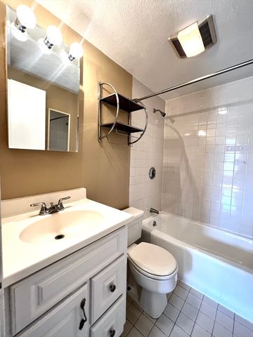 703 Massachusetts Ave 16, Boston, MA 02118