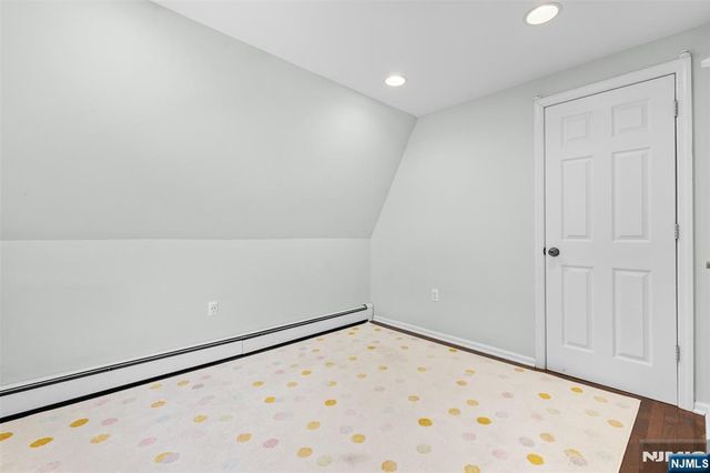 6 Cottage Place, Allendale, NJ 07401