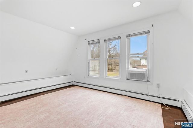 6 Cottage Place, Allendale, NJ 07401