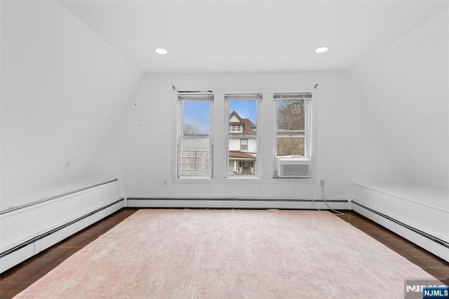 6 Cottage Place, Allendale, NJ 07401