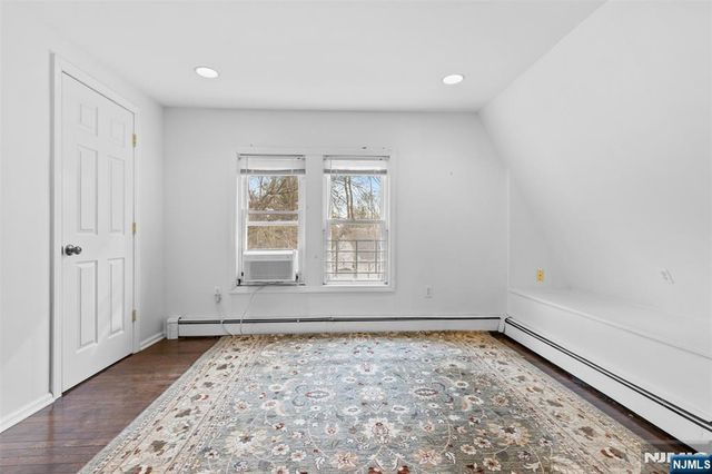 6 Cottage Place, Allendale, NJ 07401