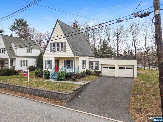 6 Cottage Place, Allendale, NJ 07401