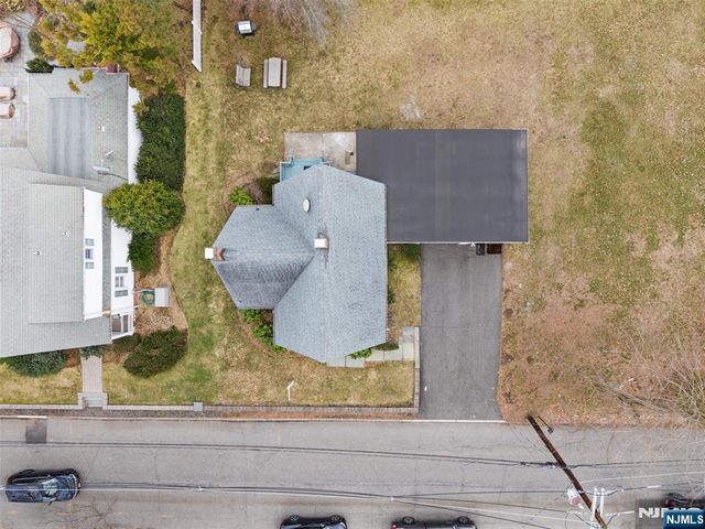 6 Cottage Place, Allendale, NJ 07401