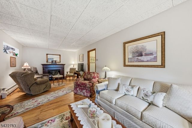 92 Mount Hope Rd, Rockaway Twp., NJ 07866