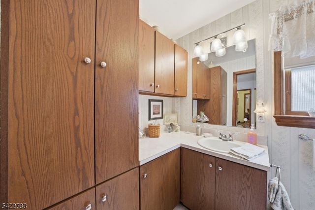 92 Mount Hope Rd, Rockaway Twp., NJ 07866