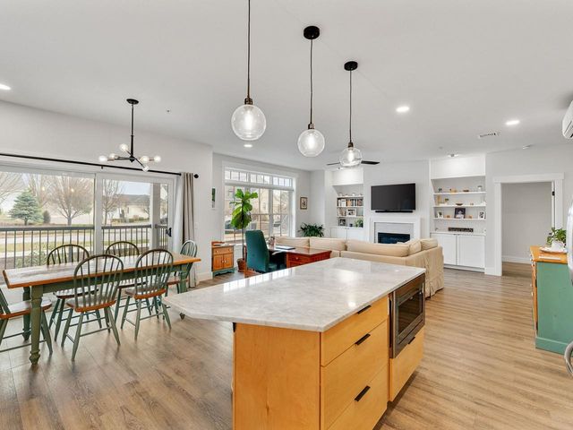 64 Aiken St Apt 102, South Burlington, VT 05403