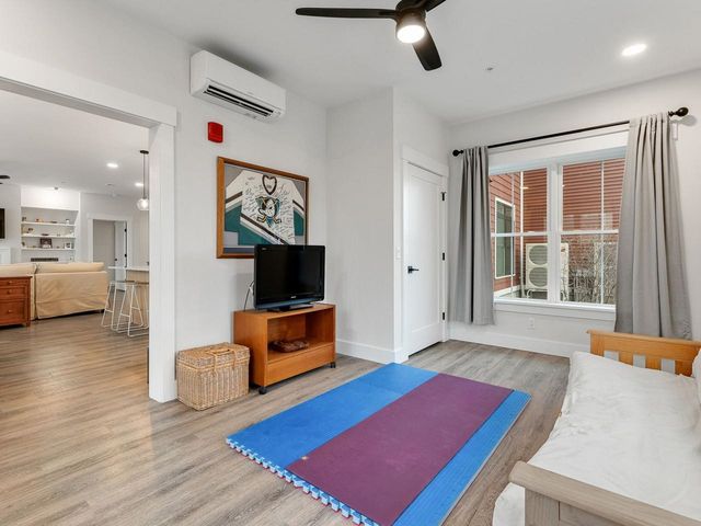 64 Aiken St Apt 102, South Burlington, VT 05403
