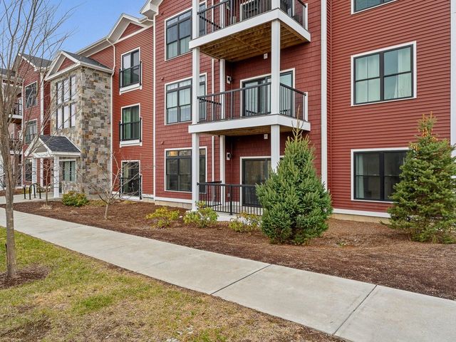 64 Aiken St Apt 102, South Burlington, VT 05403