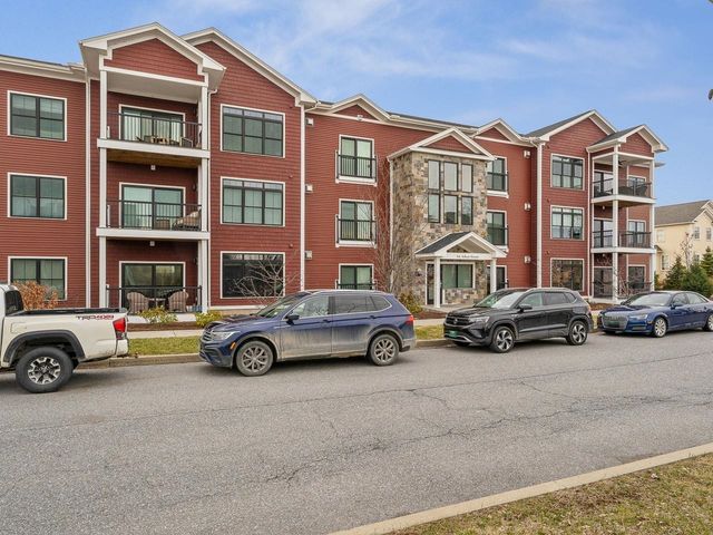 64 Aiken St Apt 102, South Burlington, VT 05403