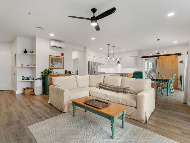 64 Aiken St Apt 102, South Burlington, VT 05403