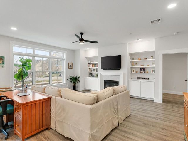64 Aiken St Apt 102, South Burlington, VT 05403