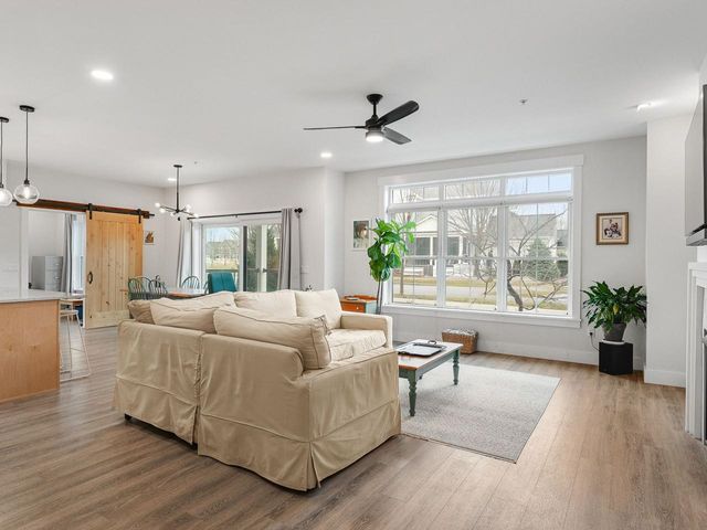 64 Aiken St Apt 102, South Burlington, VT 05403