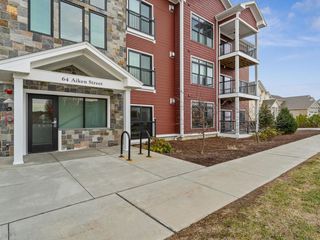 64 Aiken St Apt 102, South Burlington, VT 05403