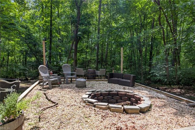 7011 Tracey CT, Gloucester, VA 23061