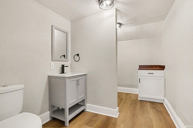 2001 W Lincolnway Street, South Bend, IN 46628