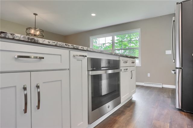 516 Pine Ave, Ellwood City, PA 16117