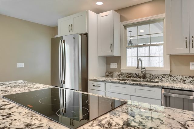 516 Pine Ave, Ellwood City, PA 16117