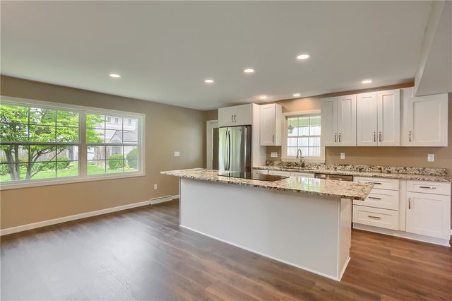 516 Pine Ave, Ellwood City, PA 16117