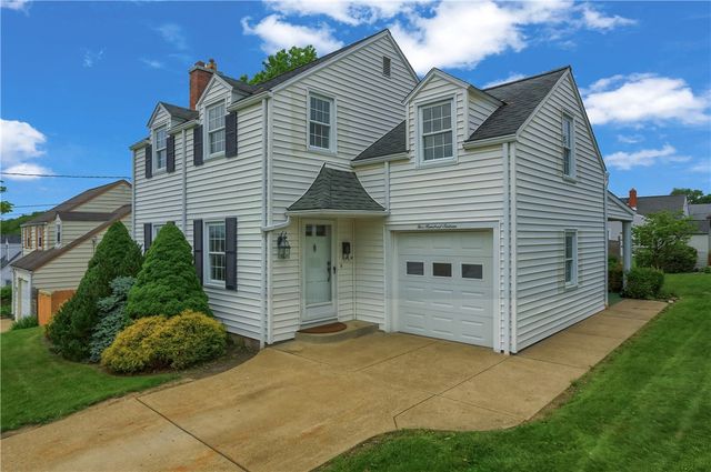 516 Pine Ave, Ellwood City, PA 16117