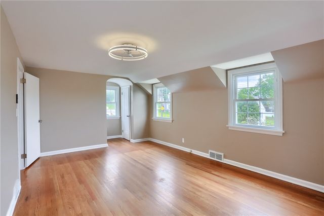516 Pine Ave, Ellwood City, PA 16117