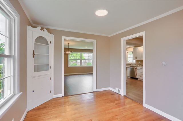 516 Pine Ave, Ellwood City, PA 16117