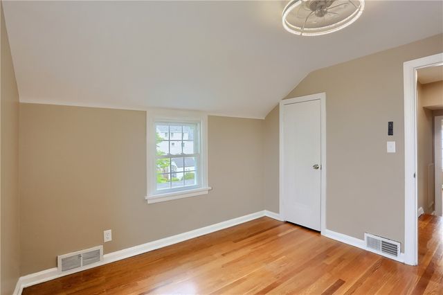 516 Pine Ave, Ellwood City, PA 16117