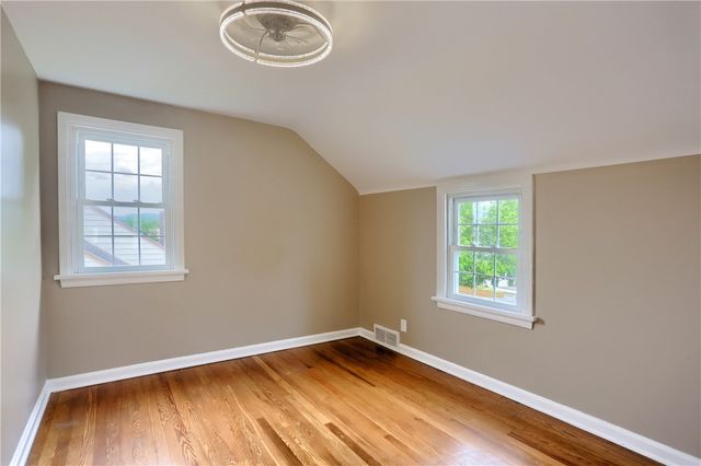 516 Pine Ave, Ellwood City, PA 16117