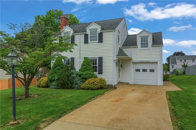 516 Pine Ave, Ellwood City, PA 16117