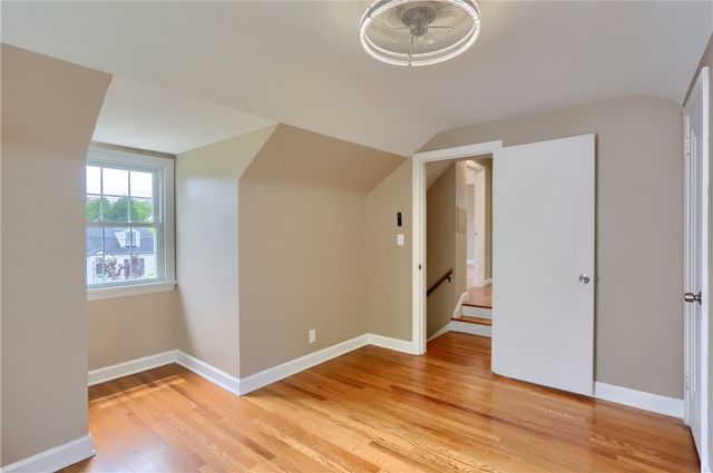 516 Pine Ave, Ellwood City, PA 16117