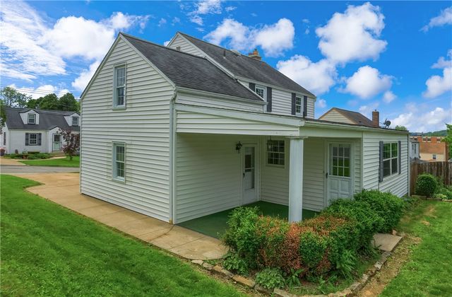 516 Pine Ave, Ellwood City, PA 16117